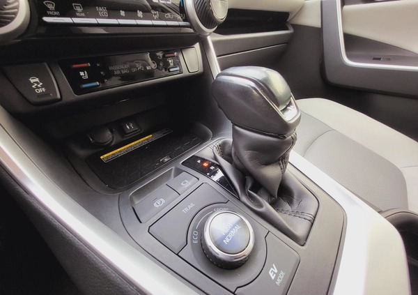 Toyota RAV4 cena 159900 przebieg: 64411, rok produkcji 2019 z Strzegom małe 154